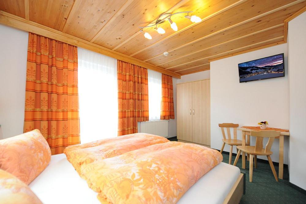 Gaestehaus Standardhaus Saalbach-Hinterglemm Exterior foto