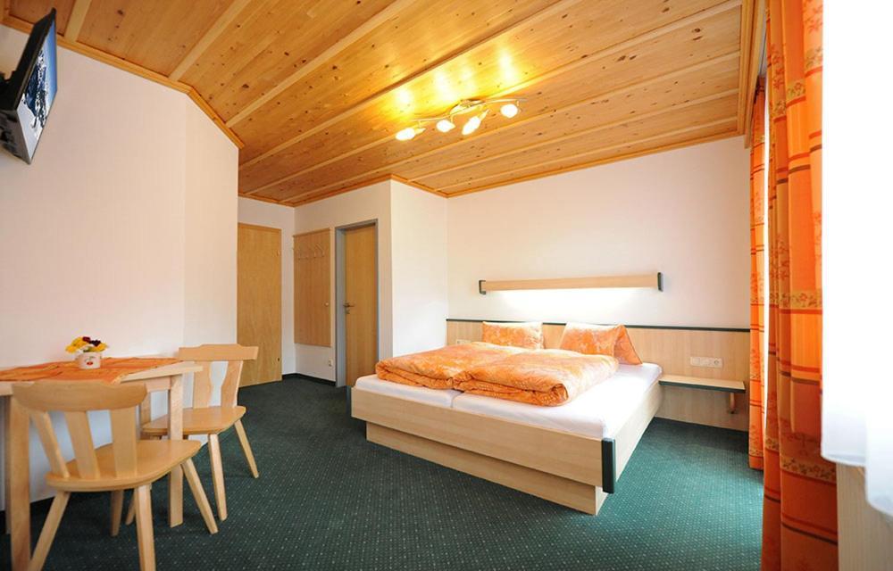 Gaestehaus Standardhaus Saalbach-Hinterglemm Exterior foto