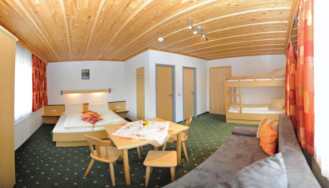Gaestehaus Standardhaus Saalbach-Hinterglemm Exterior foto