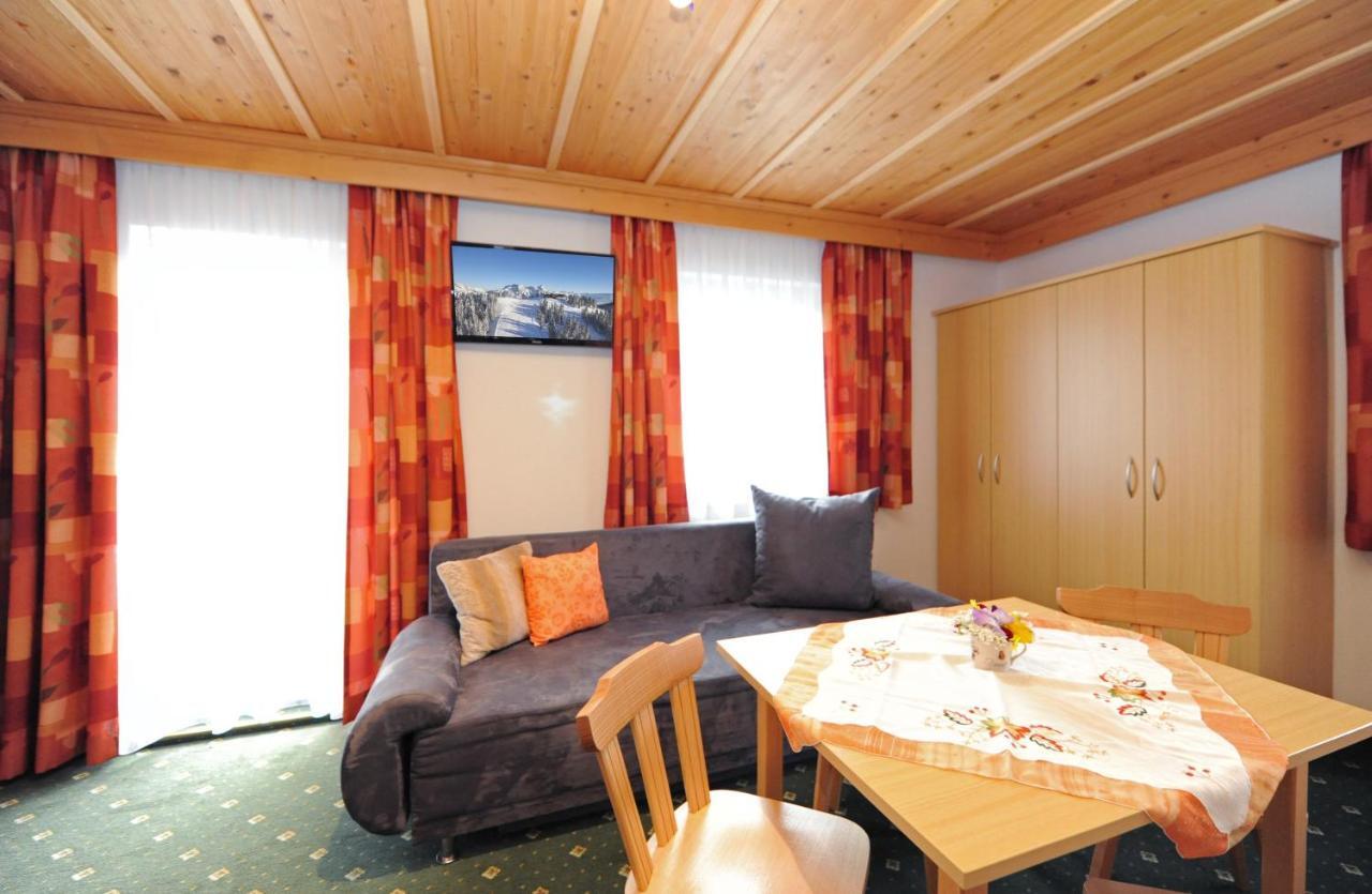 Gaestehaus Standardhaus Saalbach-Hinterglemm Exterior foto